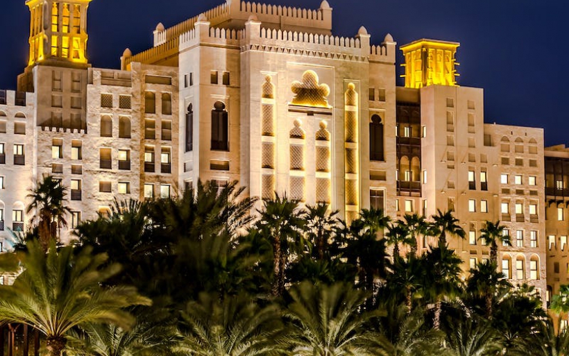 Đất VIP 1:  Đất hai mặt tiền diện tích hơn 1500m2 , đường Võ Nguyên Giáp, đối diện mặt biển.