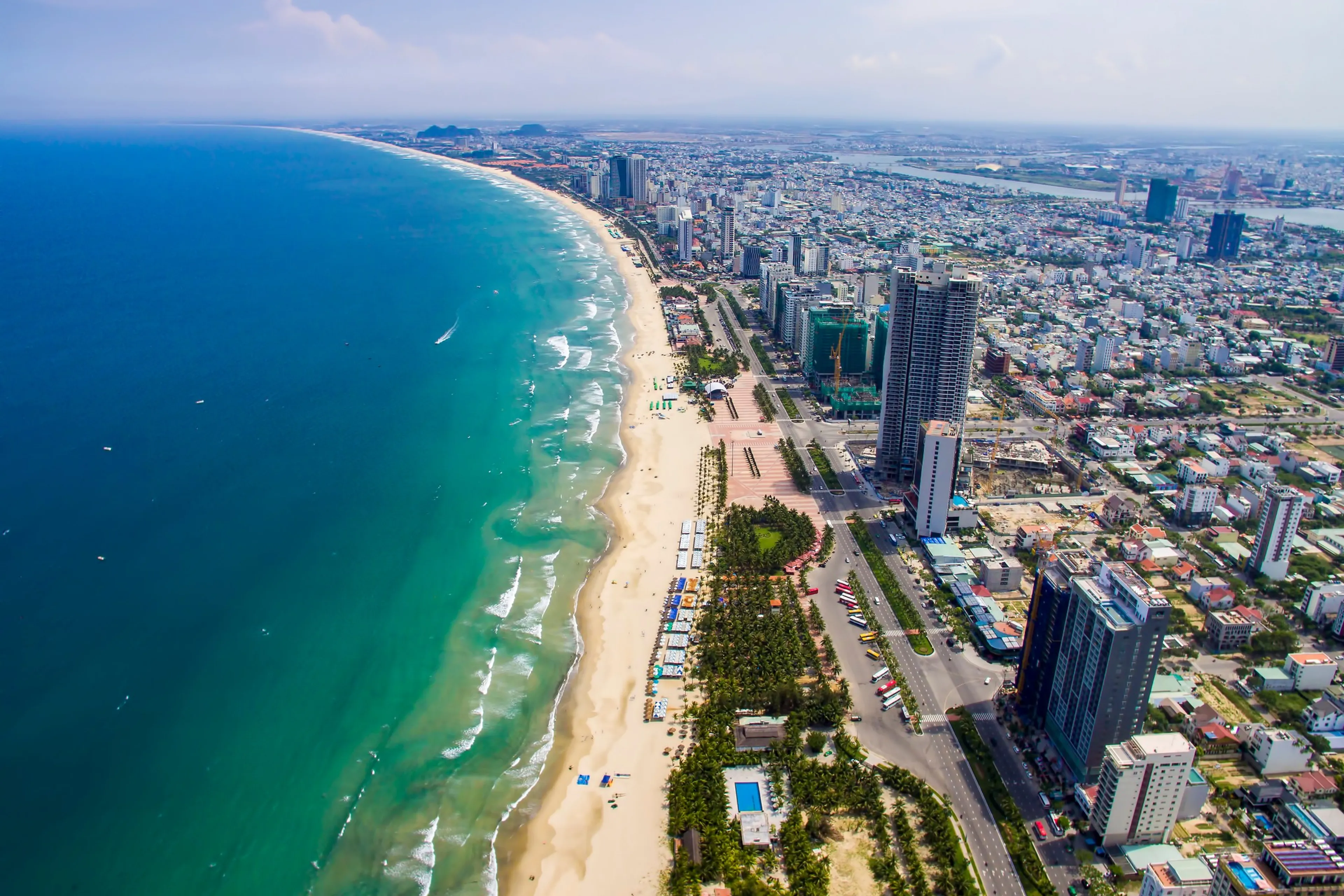 Đất VIP 1:  Đất hai mặt tiền diện tích hơn 1500m2 , đường Võ Nguyên Giáp, đối diện mặt biển.