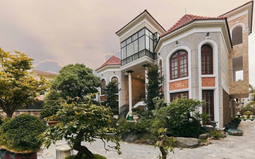 VILLA SÁT ĐƯỜNG HỒ XUÂN HƯƠNG - GIỮA PHỐ TÂY AN THƯỢNG – 3 TẦNG – 871M² – DÒNG TIỀN GẦN 300 TRIỆU/THÁNG